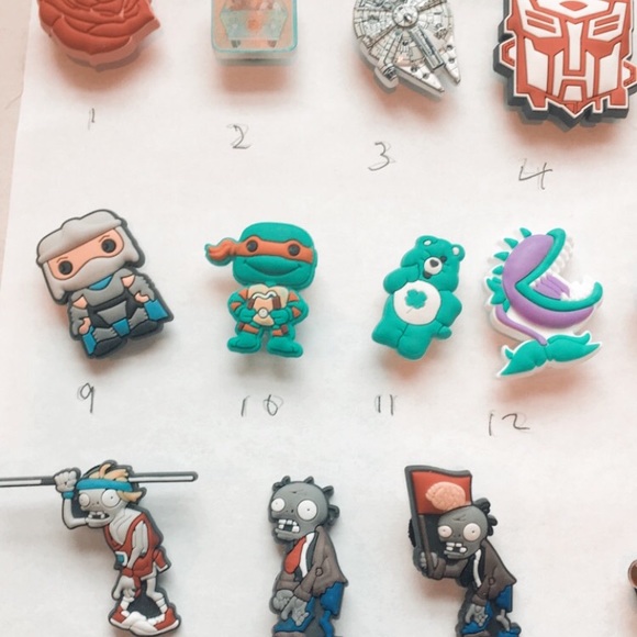 CROC CHRAMS / JIBBITZ MYSTERY BOX - Picture 6 of 11